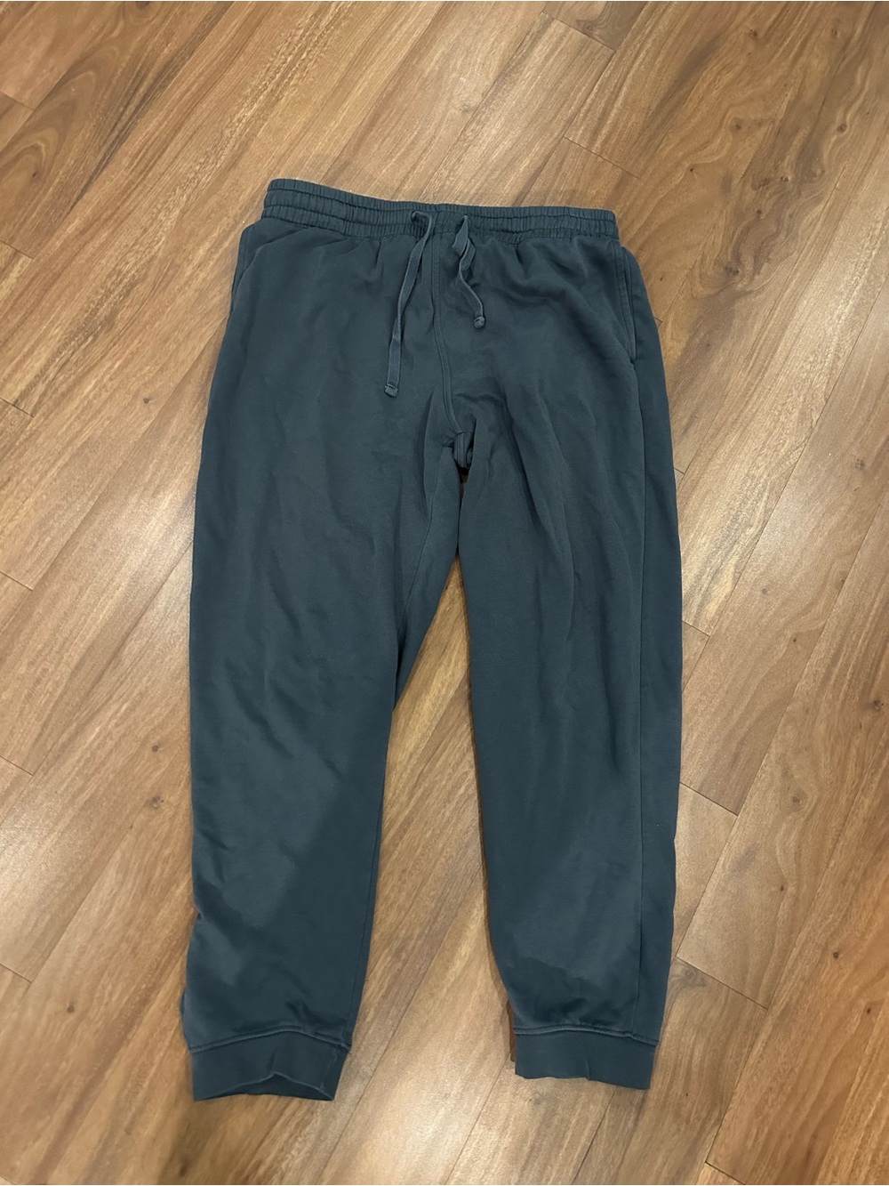 H&M Joggers Mens Size Medium Regular Fit Tapered Leg Design Drawstring Gray Gym